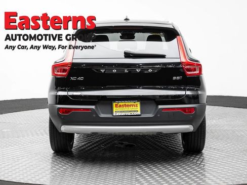 Used 2025 Volvo XC40 B5 Plus AWD/4WD image 6