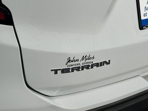 Used 2024 GMC Terrain SLE image 23