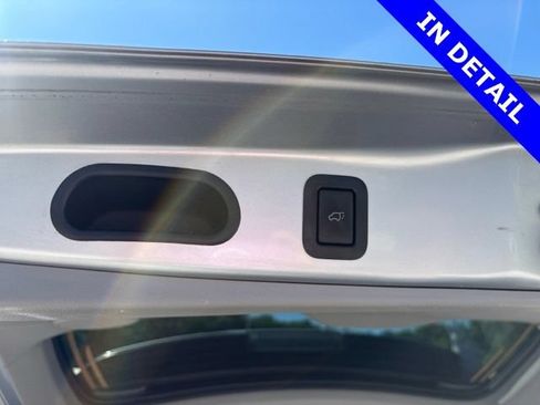 Used 2016 Toyota Highlander Limited AWD/4WD image 18