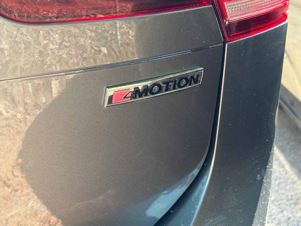 Used 2020 Volkswagen Tiguan SEL AWD/4WD image 12