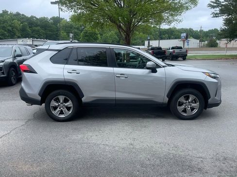 Used 2024 Toyota RAV4 XLE FWD image 9
