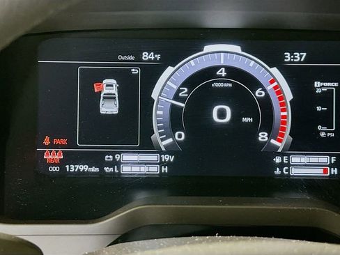 Used 2025 Toyota Tundra Limited AWD/4WD image 14