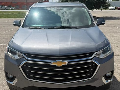 Used 2019 Chevrolet Traverse LT FWD image 2