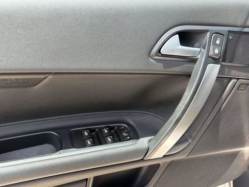 Used 2010 Volvo C70 T5 FWD image 11