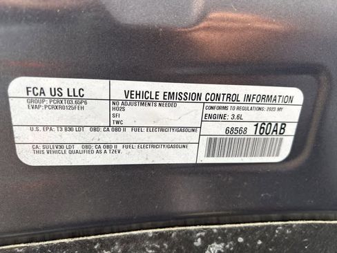 Used 2023 Chrysler Pacifica Touring-L image 9