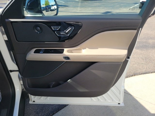Certified 2023 Lincoln Aviator Reserve w/ Elements Package Plus AWD/4WD image 27