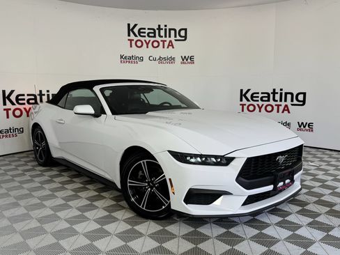 Used 2025 Ford Mustang Premium RWD image 3