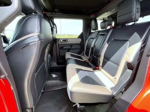 Used 2024 Ford Bronco Wildtrak image 20