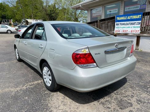 Used 2005 Toyota Camry FWD image 8