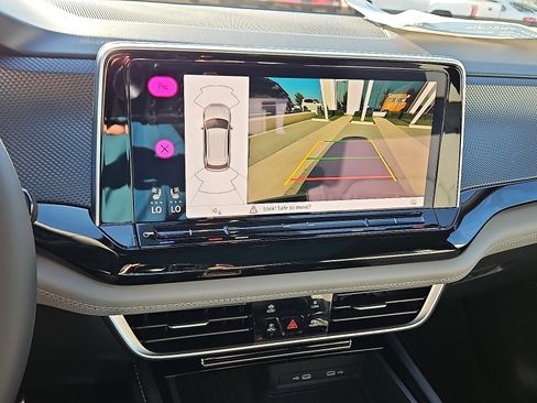 New 2026 Volkswagen Atlas Cross Sport SEL R-Line image 17