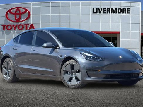 Used 2023 Tesla Model 3 Standard Range RWD image 2