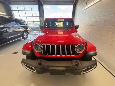 Certified 2025 Jeep Wrangler Unlimited Sahara AWD/4WD image 4