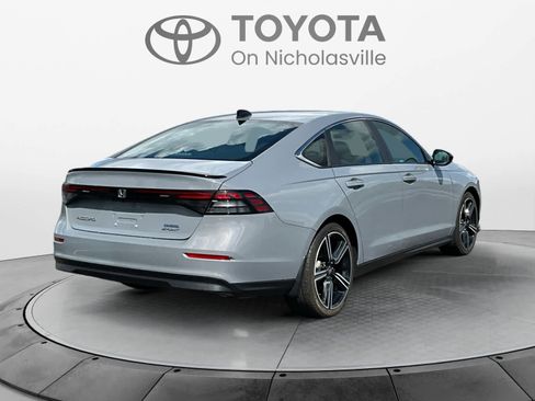 Used 2023 Honda Accord Sport image 6