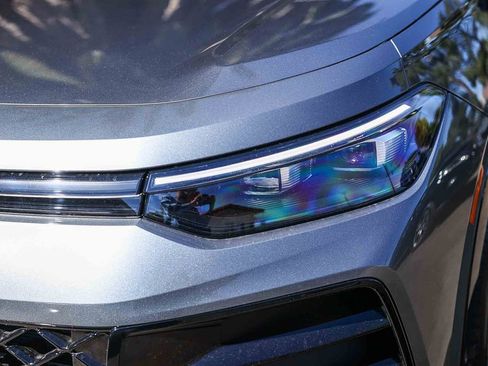 New 2026 Volkswagen Tiguan SE R-Line image 17