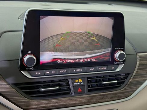 Used 2022 Nissan Altima 2.5 SL FWD image 17