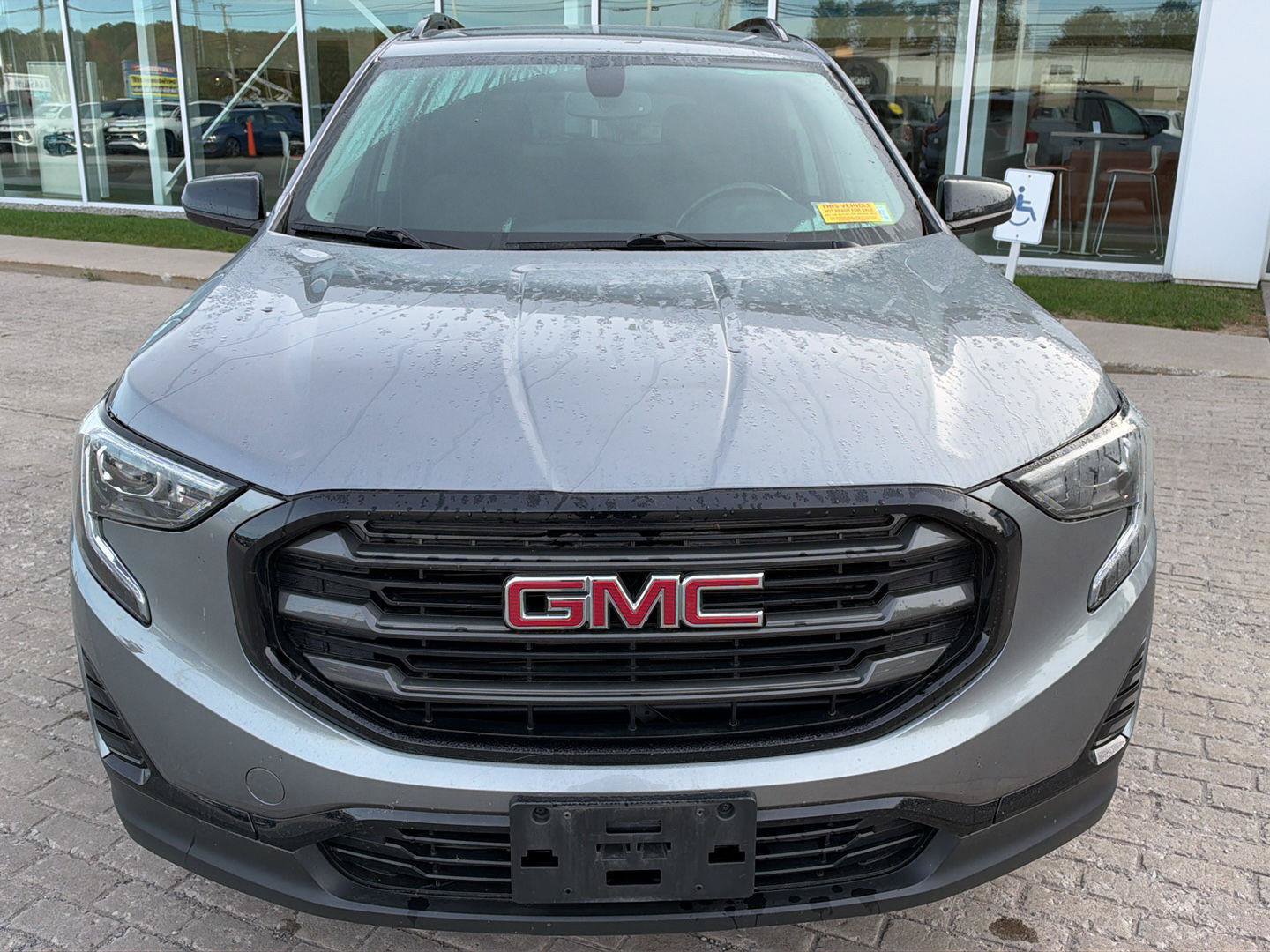 Used 2019 GMC Terrain SLE w/ Black Edition AWD/4WD image 2