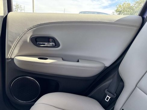 Used 2017 Honda HR-V EX-L image 19