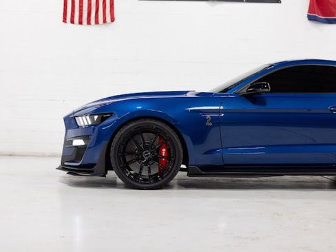 Used 2022 Ford Mustang Shelby GT500 w/ Carbon Fiber Track Pack image 5