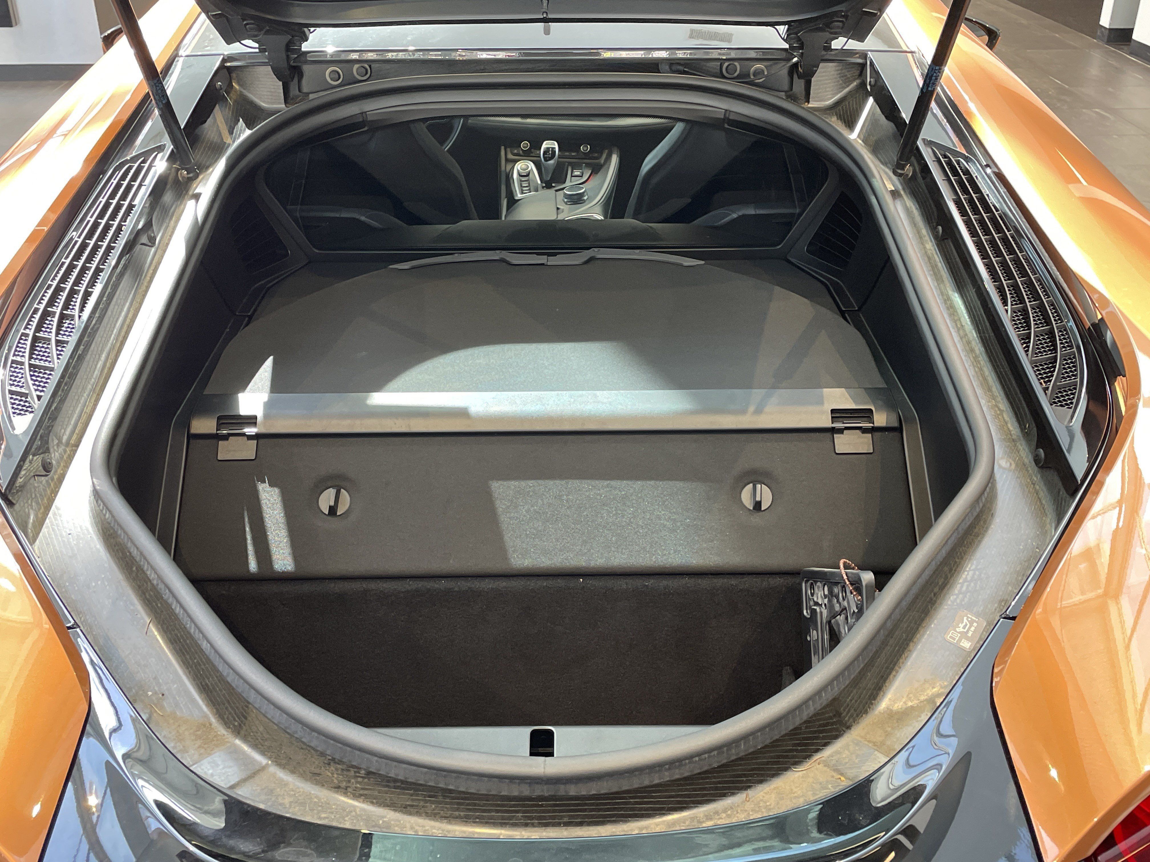 Used 2019 BMW i8 Coupe AWD/4WD image 34