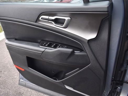 Certified 2025 Kia Sportage EX image 32