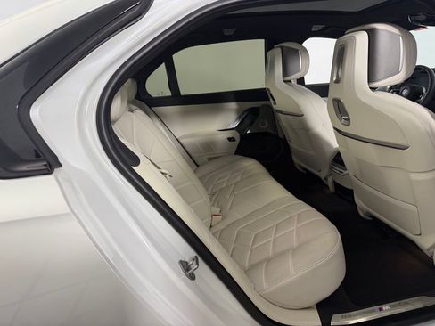 Used 2023 BMW 740i w/ Executive Package RWD image 31