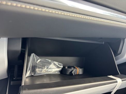 New 2025 Chevrolet Suburban Premier image 9