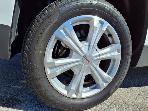 Used 2017 GMC Terrain SLE FWD image 32