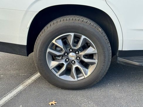 Used 2024 Chevrolet Tahoe LT w/ Luxury Package image 31