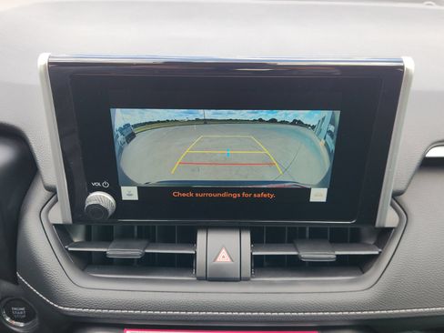 Used 2024 Toyota RAV4 XLE FWD image 21