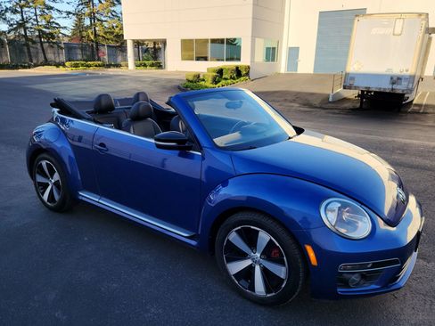 Used 2013 Volkswagen Beetle 2.0T image 21