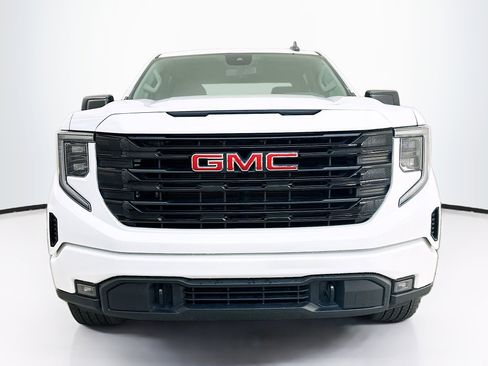 Used 2024 GMC Sierra 1500 Elevation image 2