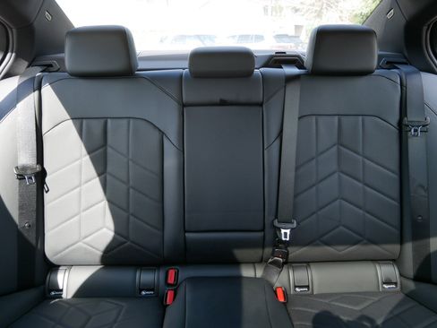 Used 2024 BMW i5 eDrive40i w/ Premium Package image 13