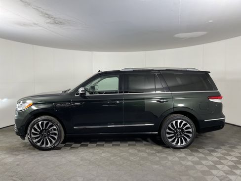 Used 2022 Lincoln Navigator Black Label image 3