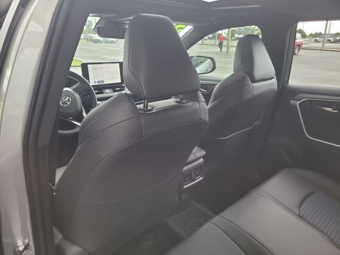 Used 2025 Toyota RAV4 XSE AWD/4WD image 14