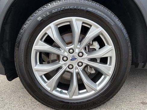 Used 2024 Ford Explorer XLT AWD/4WD image 33