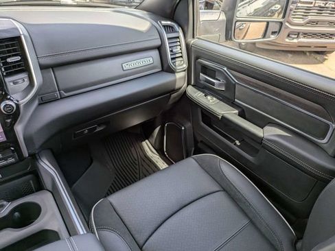 New 2026 RAM 2500 Laramie AWD/4WD image 17