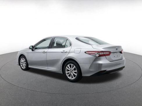Used 2025 Toyota Camry LE FWD image 6