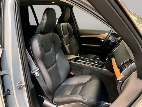 Used 2025 Volvo XC90 T8 Plus w/ Protection Package AWD/4WD image 8
