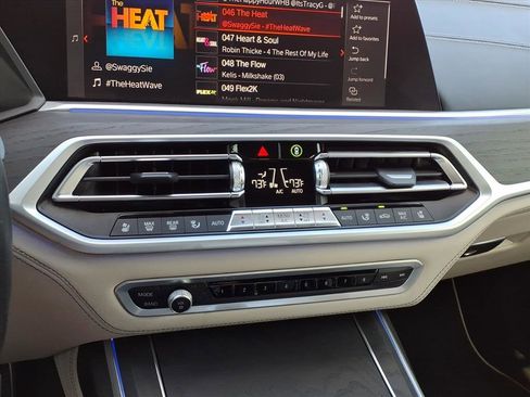 Used 2022 BMW X7 M50i w/ Dynamic Handling Package AWD/4WD image 12