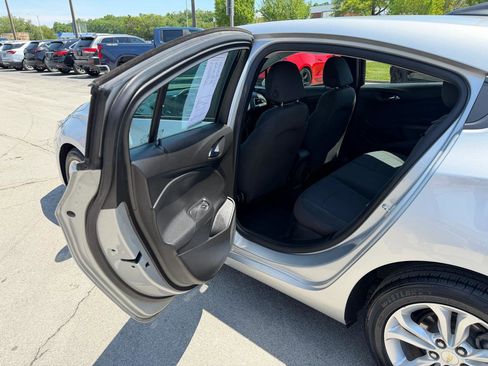 Used 2019 Chevrolet Cruze LS w/ LS Convenience Package FWD image 14