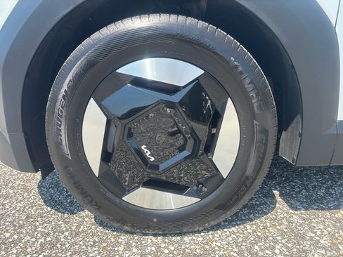 Used 2024 Kia EV9 Light Long Range image 28