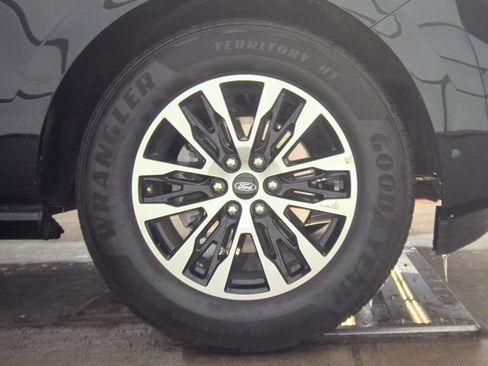 Used 2025 Ford Expedition Max Platinum image 20