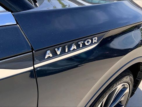 Used 2022 Lincoln Aviator Reserve w/ Equipment Group 201A AWD/4WD image 9