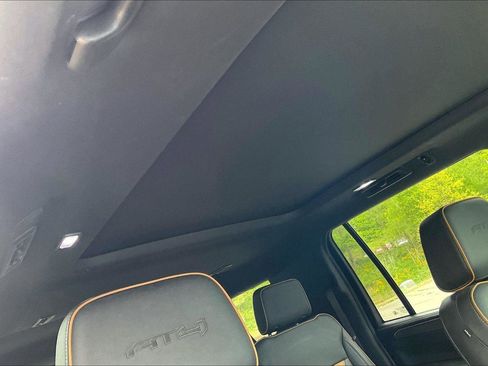 Used 2023 GMC Yukon XL AT4 w/ AT4 Premium Plus Package AWD/4WD image 22