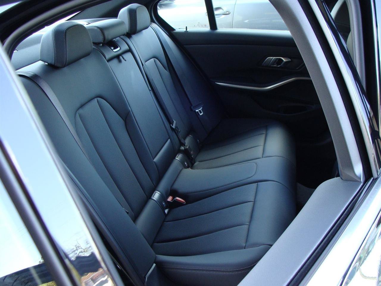 Used 2025 BMW 330i Sedan w/ M Sport Package RWD image 20