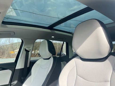 New 2025 Volkswagen Tiguan SE AWD/4WD image 13