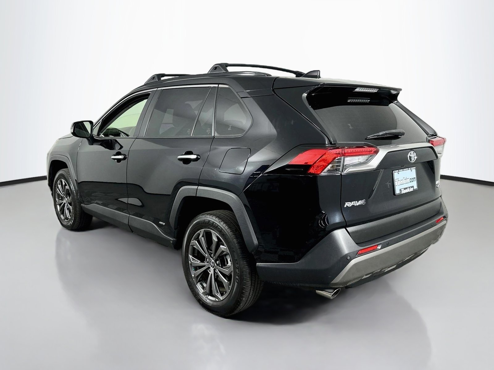 Certified 2025 Toyota RAV4 Limited w/ Advanced Technology Package AWD/4WD image 5