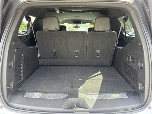 Used 2022 Chevrolet Suburban Premier AWD/4WD image 26