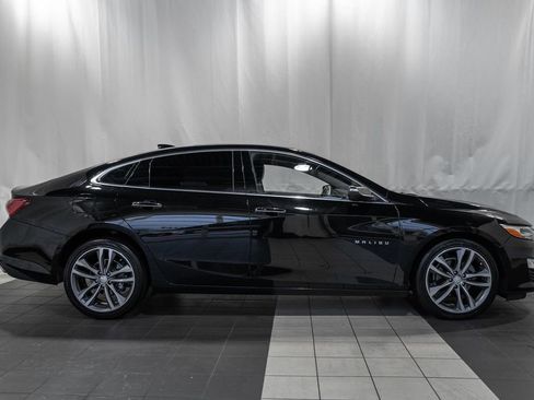 Used 2022 Chevrolet Malibu Premier image 3