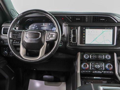 Used 2023 GMC Yukon Denali image 18